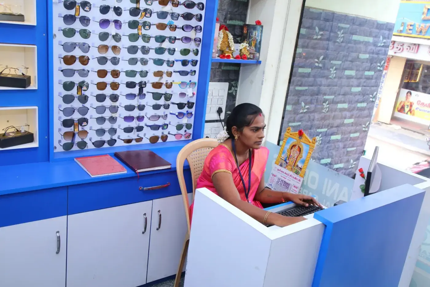 Reception and eyewear display at Kalyani Optics, Bus Stand Road